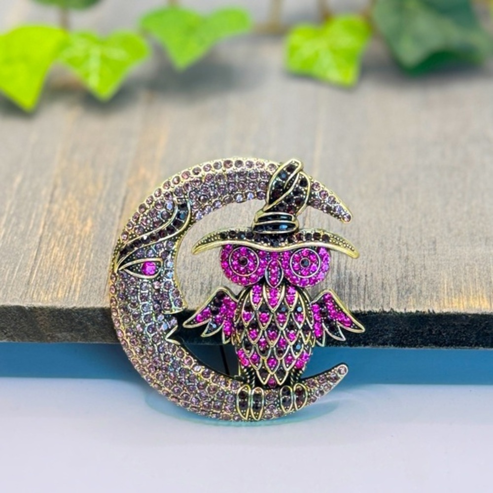 🌻 3/$25 Elegant Pink and Gold Owl Brooch